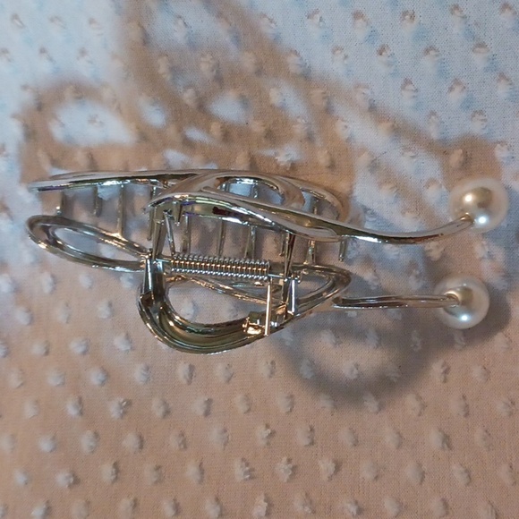 Treble Clef Hair Clip with Pearl Accents - Picture 2 of 8